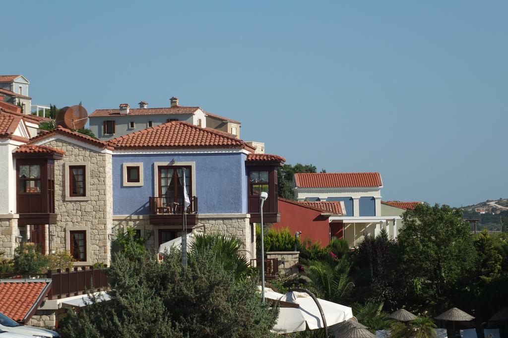 Lapis Port Surf Hotel Alacati Exterior photo
