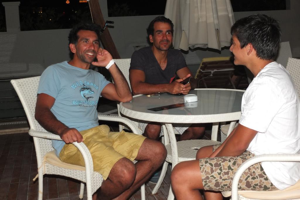 Lapis Port Surf Hotel Alacati Exterior photo
