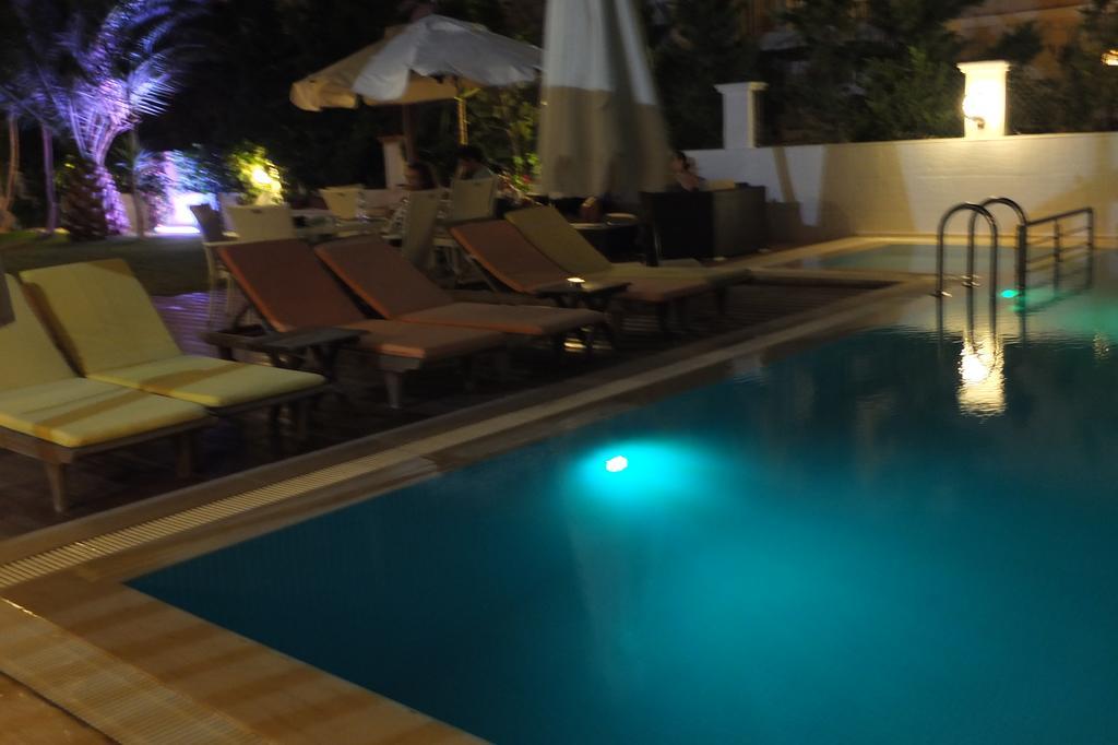 Lapis Port Surf Hotel Alacati Exterior photo